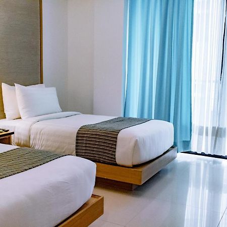 Crown Regency Courtyard Resort Balabag  Экстерьер фото