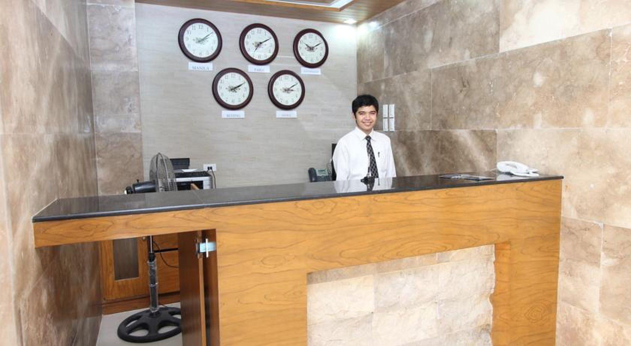 Crown Regency Courtyard Resort Balabag  Экстерьер фото