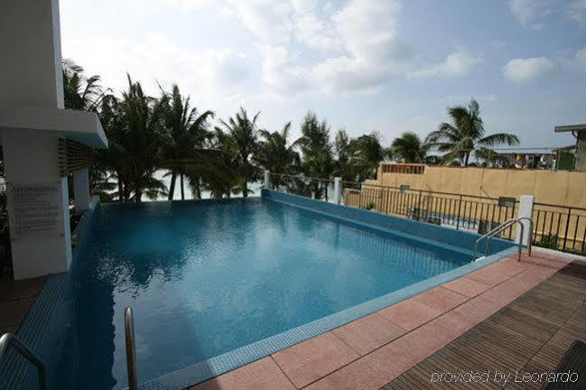 Crown Regency Courtyard Resort Balabag  Экстерьер фото